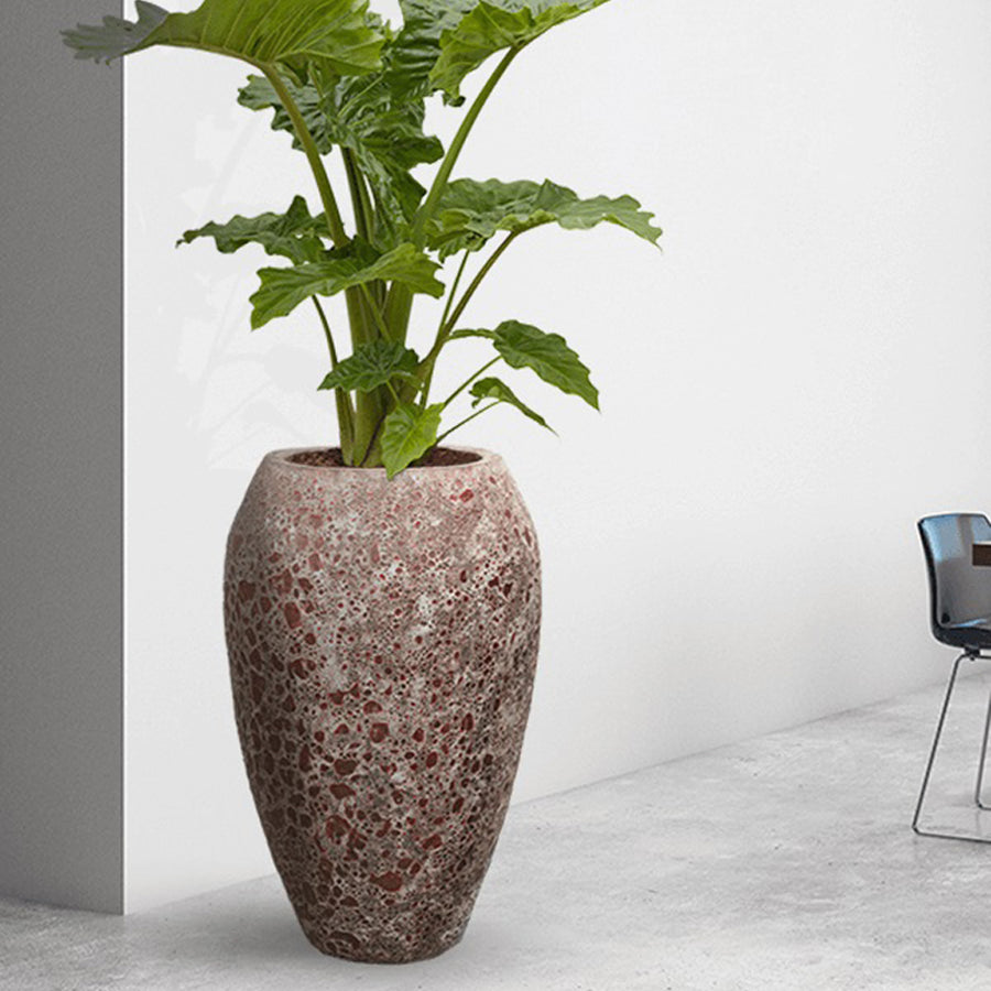 BAQ Lava Emperor Relic Pink kaspó növénnyel berendezett modern enteriőrben