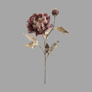 Mű bazsarózsa ág, fényes pezsgőszínű szárral és levelekkel, barna színárnyalatú nyílt és bimbós virágfejekkel.