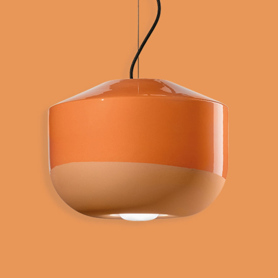 Formatervezett kortárs design függeszték lámpa.