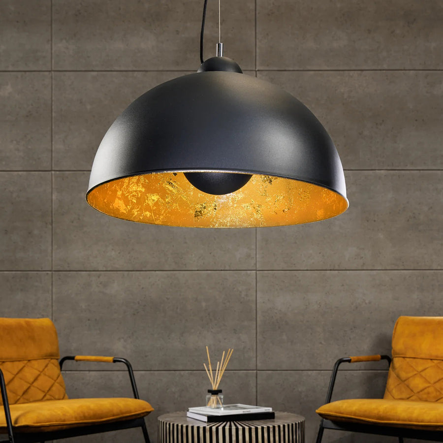 Aranyszínű design függeszték lámpa.