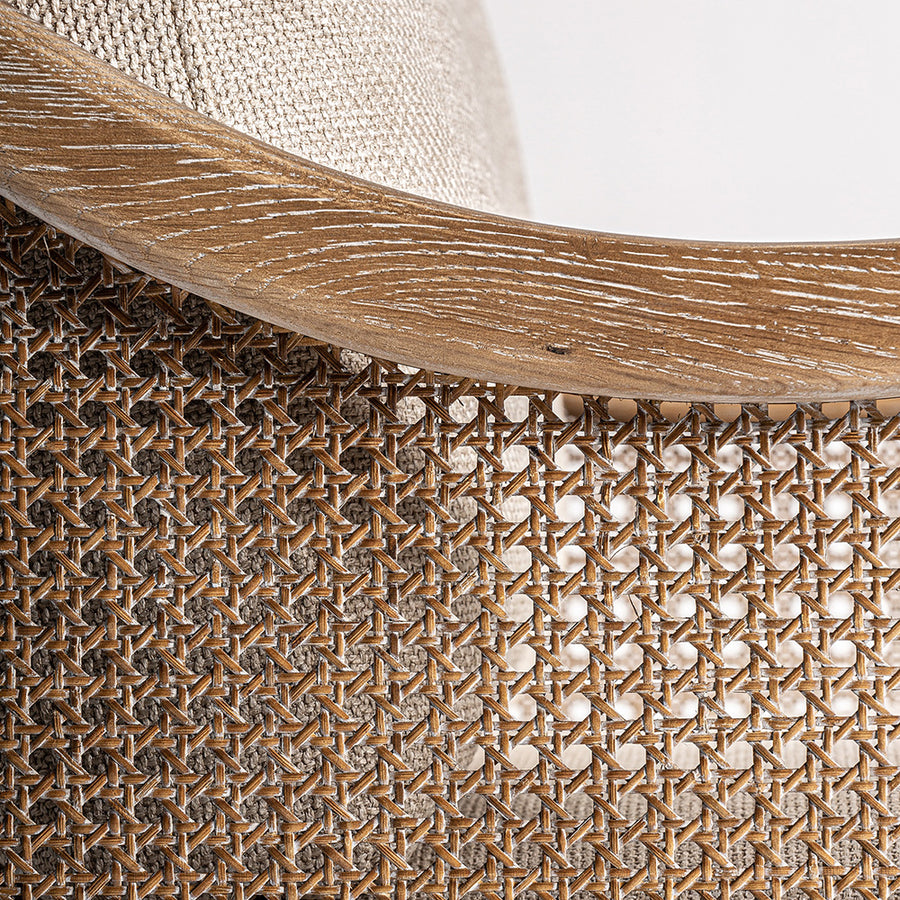 Tömör kőrisfából készült, rattanszövettel kialakított, bézs színű szövettel kárpitozott, formatervezett kortárs fotel.