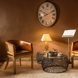 BUFFALO bőr karosszék enteriőrben, Old French stílusban