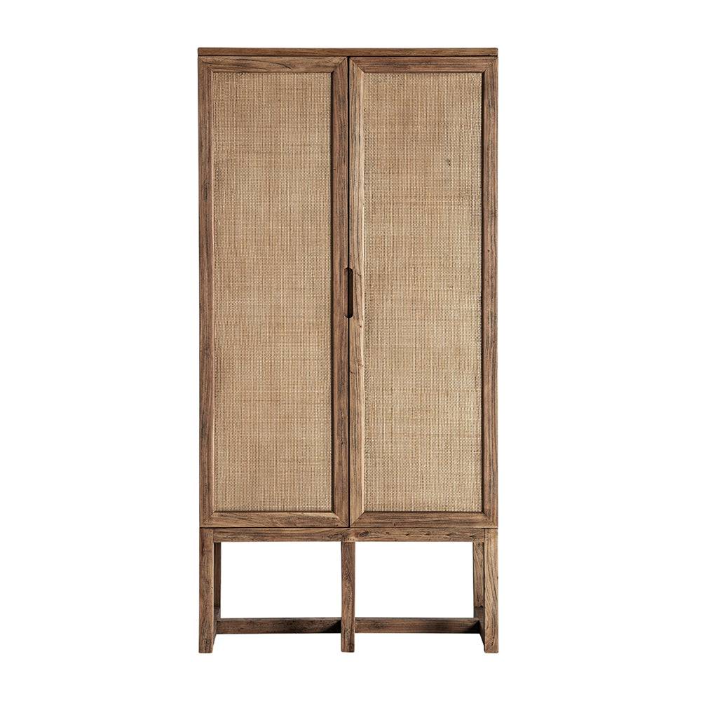 BYREMO natúr szilfa gardróbszekrény elölnézet – két ajtós, rattan betétes szekrény, kortárs designnal.