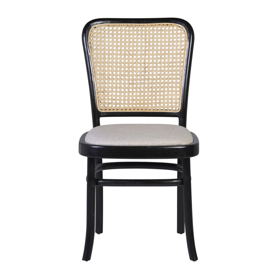 Fekete színű, rattan betétes thonet szék.