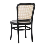 Fekete színű, rattan betétes thonet szék.