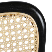 Fekete színű, rattan betétes thonet szék.