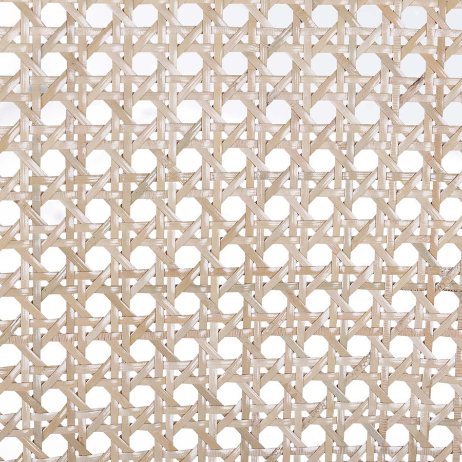 Barna színű, rattan betétes thonet szék.