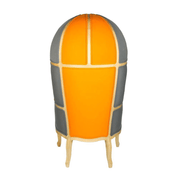 Szürke és narancssárga színű szövettel kárpitozott, kortárs stílusú design hintófotel.