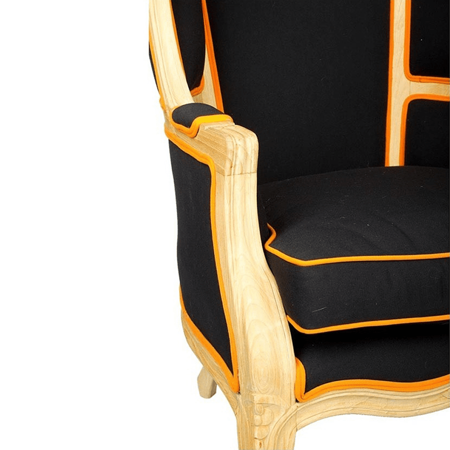 Fekete színű szövettel kárpitozott, kortárs stílusú design hintófotel.