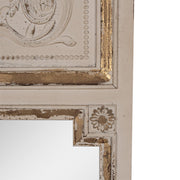 Aranyozott részlet és kazettás felsőrész klasszikus díszítéssel Casa Roma falitükörön.