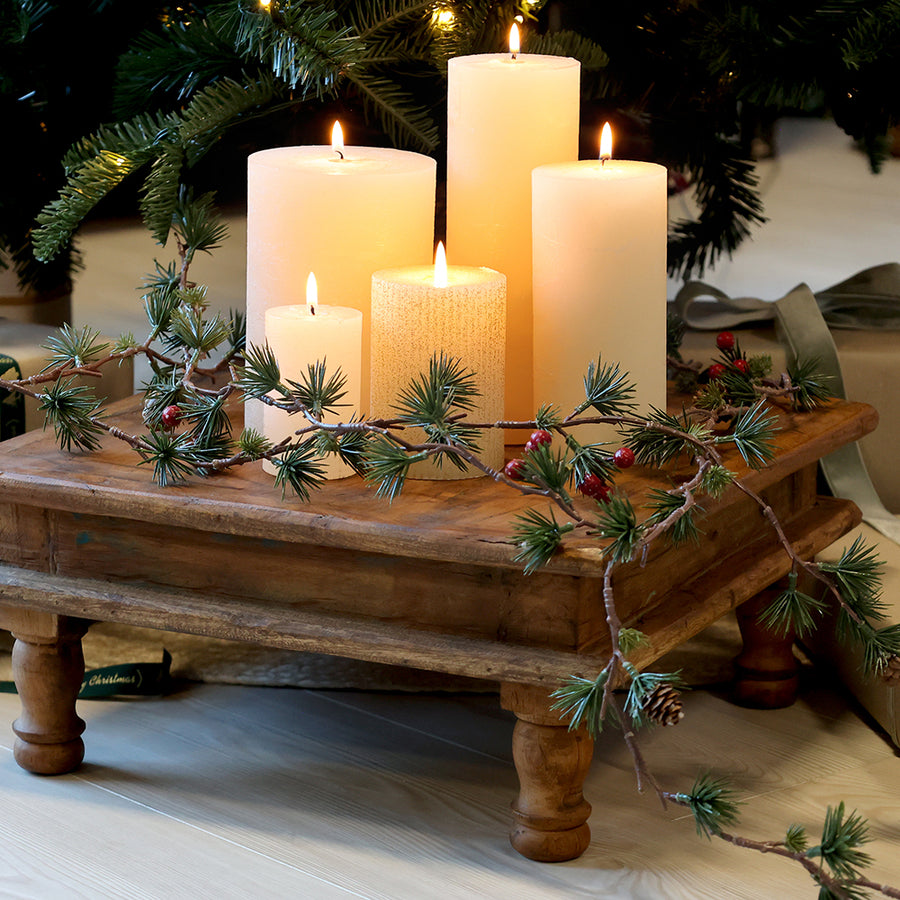 Mű cédrusfenyő girland.