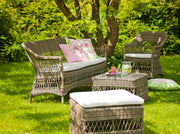 Antikszürke színű, 2 személyes műrattan kerti kanapé.