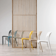 Mentazöld színű polipropilén bisztrószék.