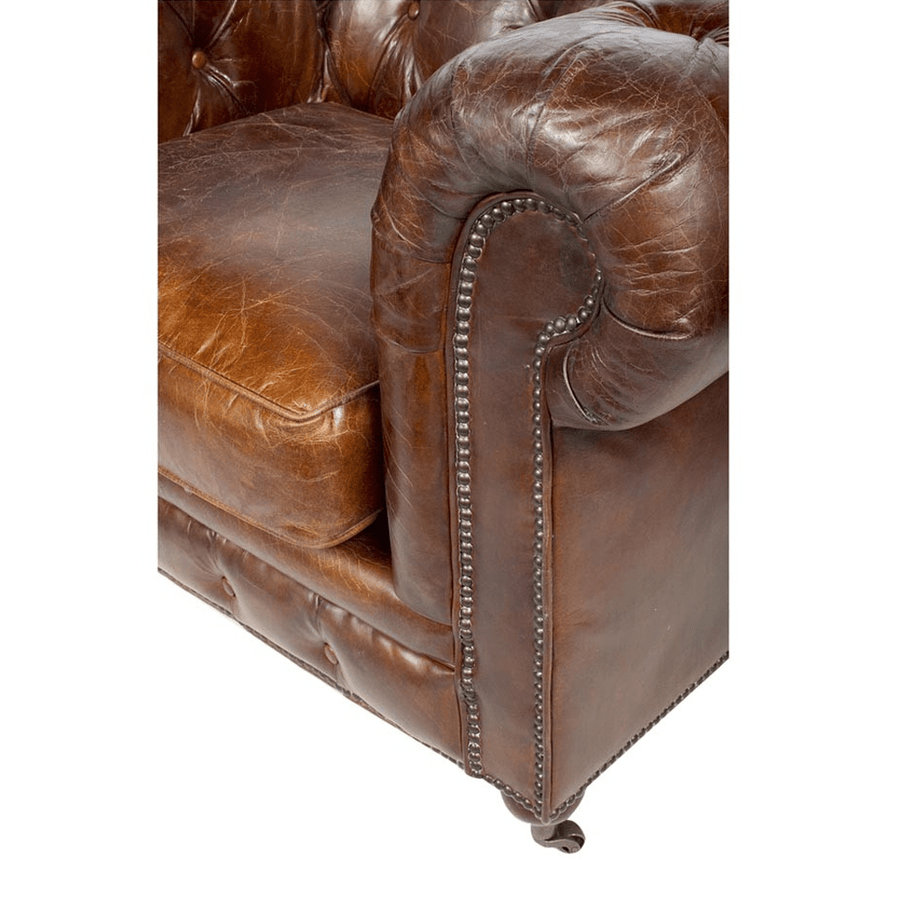 Chesterfield Cigar fotel részlet: karfa és szegecselés közelről