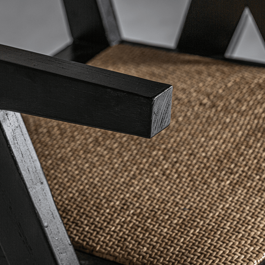 Közelkép a karfáról és az ülőfelület részleteiről