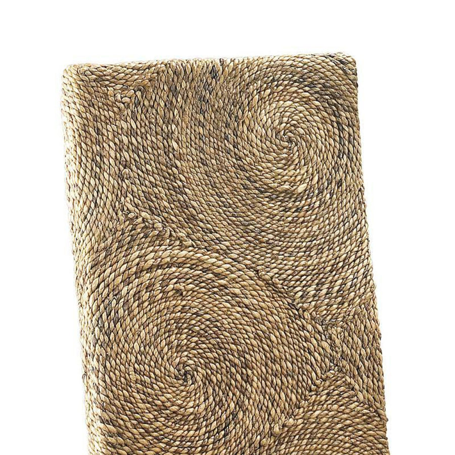 Növényi rattanból és banánlevélből készült kézműves étkezőszék..