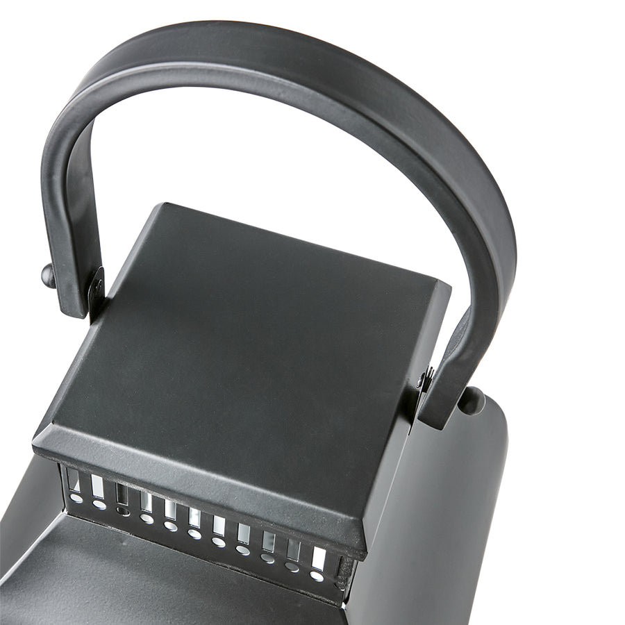 Modern, kortárs stílusú, rozsdamenetes acélból készült, fekete színű lámpás.