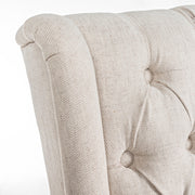 Bézs színű pamutvászon szövettel kárpitozott, koloniál stílusú étkezőszék.