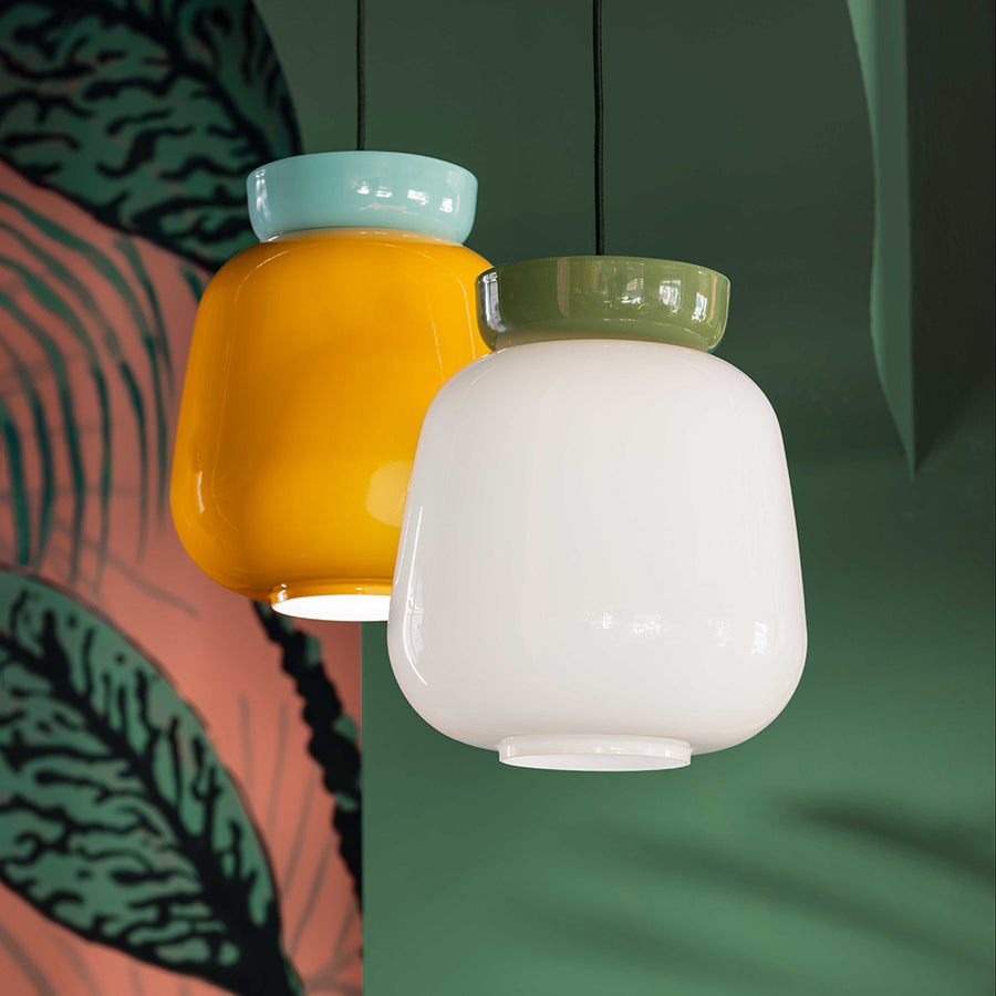 Formatervezett kortárs design függeszték lámpa.