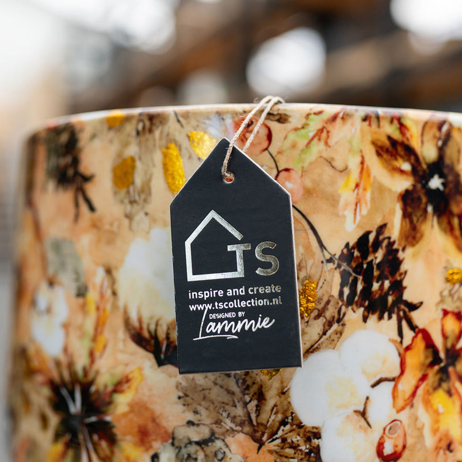 Kézműves fém dizájn kaspó.