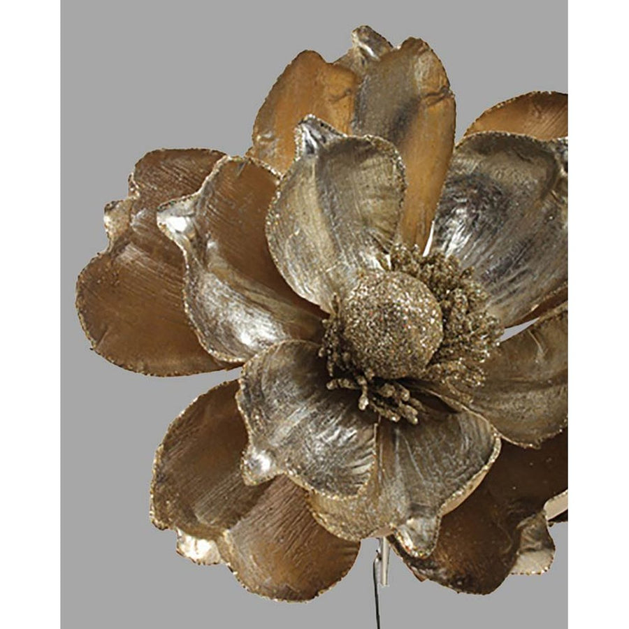 Csipeszes kialalkítású, magnólia virág formájú karácsonyfadísz.