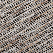 Bézs színű szövettel kárpitozott, prémium minőségű, formatervezett design fotel.