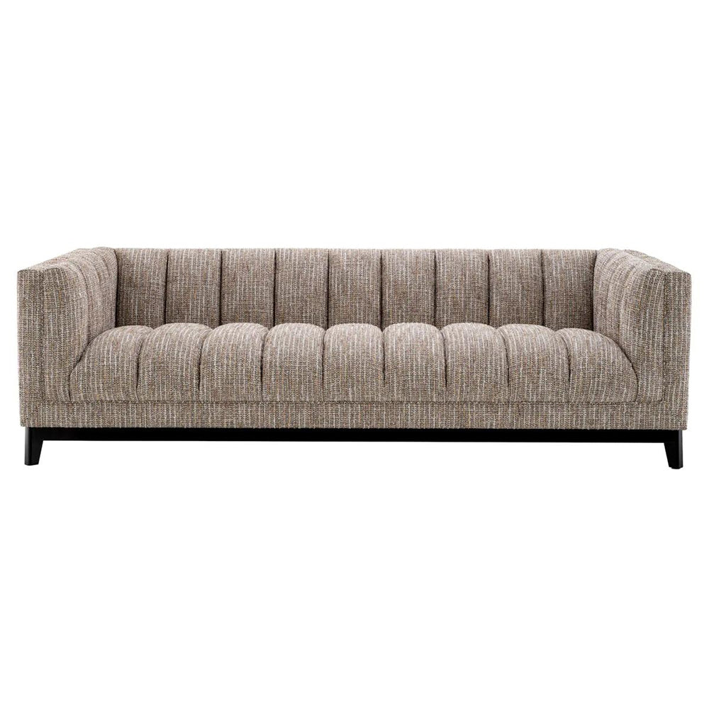 Bézs színű szövettel kárpitozott, prémium minőségű, formatervezett design kanapé.