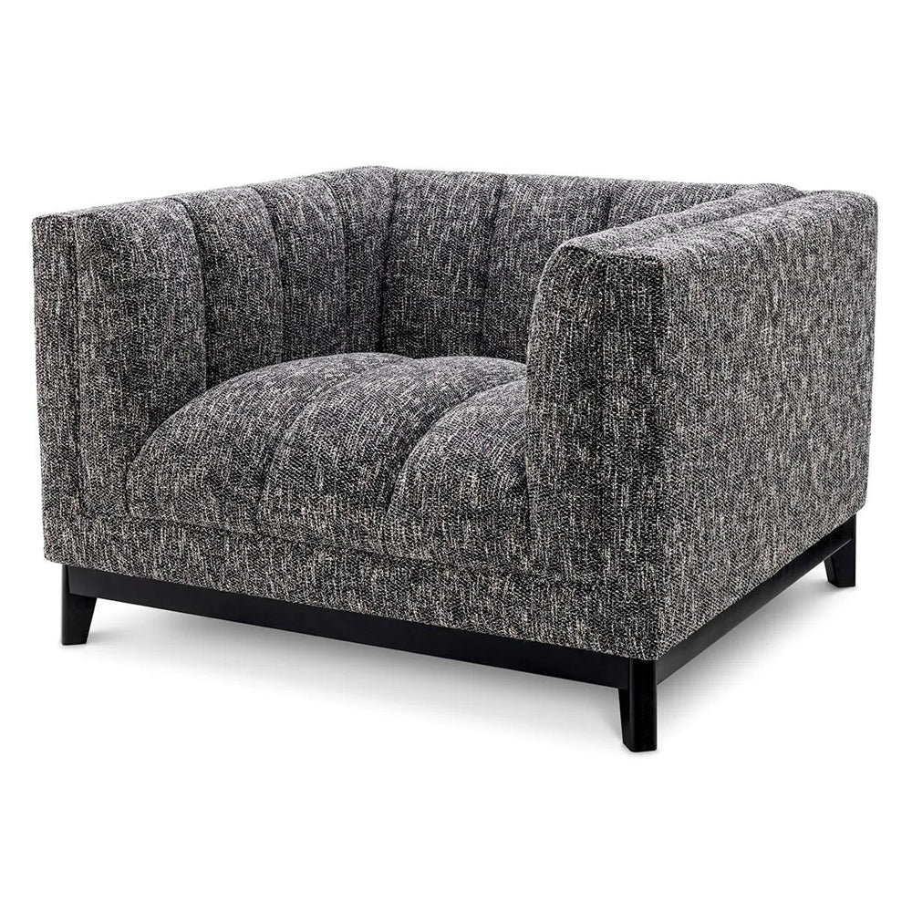 Fekete színű szövettel kárpitozott, prémium minőségű, formatervezett design fotel.