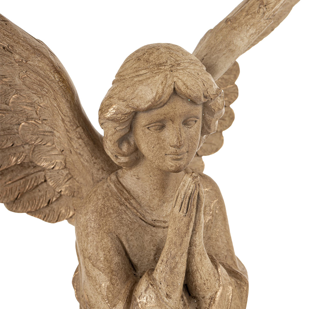 Faragott fa hatású, műgyantából készült angyal figura részletfotó – Dost kollekció