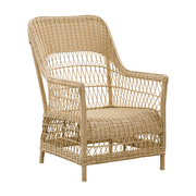 Vintage stílusú, natúr színű, műrattan kerti fotel.