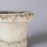 Antikolt felületű, krémszínű díszkaspó,