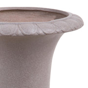 Taupe színű, klasszikus formavilágú, talpas nagy kaspó.