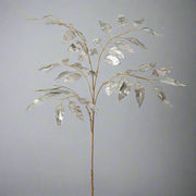 Fényes felületű, ezüstszínű,, mű eukaliptusz ág.