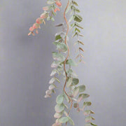 Hamvaszöld színű, mű eukaliptusz girland.