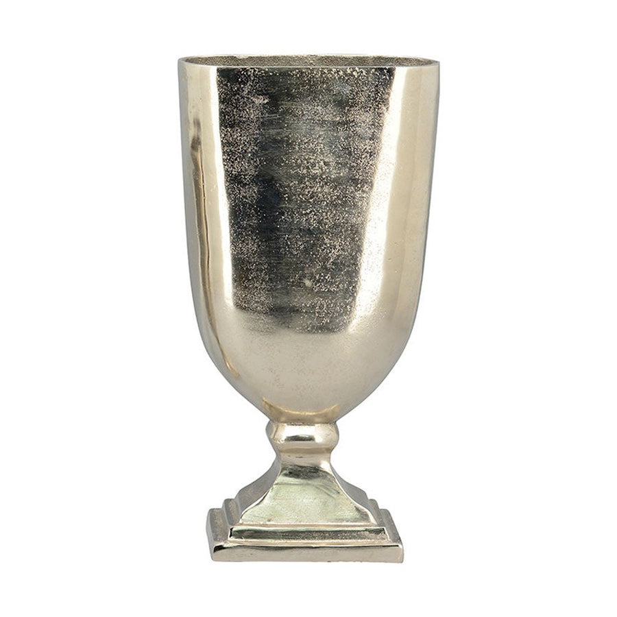 Alumíniumból készült, ezüstszínű váza.