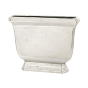 Alumíniumból készült, ezüstszínű váza,