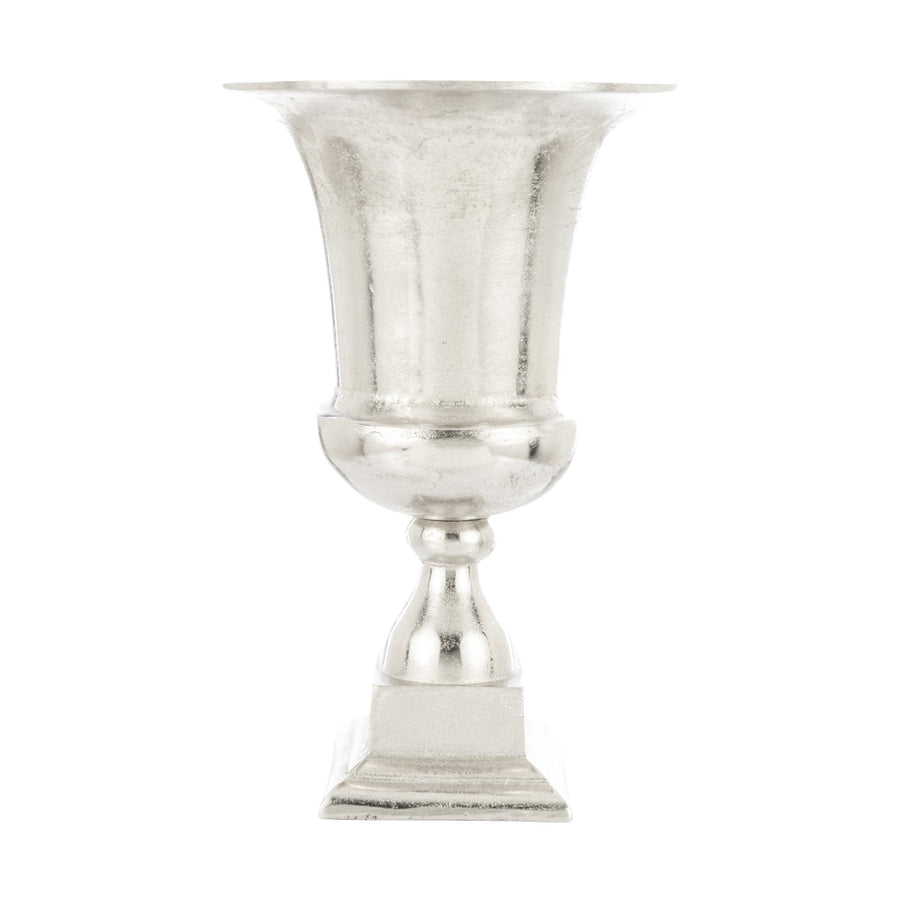 Alumíniumból készült, ezüstszínű váza.