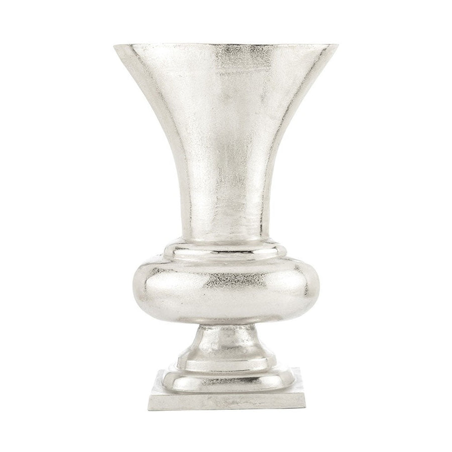 Alumíniumból készült, ezüstszínű váza.