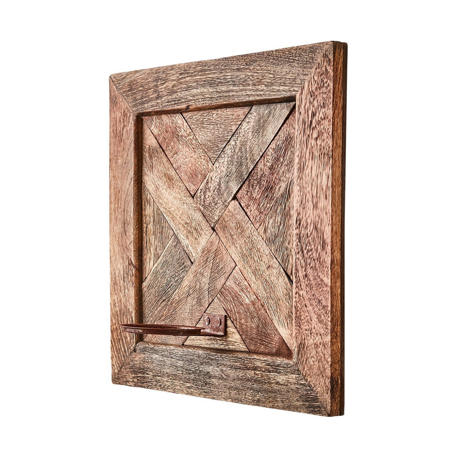 Natúr színű, újrahasznosított fából készült kézműves fali gyertyatartó.