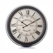 Vintage stílusú, fekete-krém színű falióra, "Cafe de la Tour" felirattal.