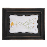 Sötétbarna színű fából készült, asztali-fali fényképtartó képkeret.