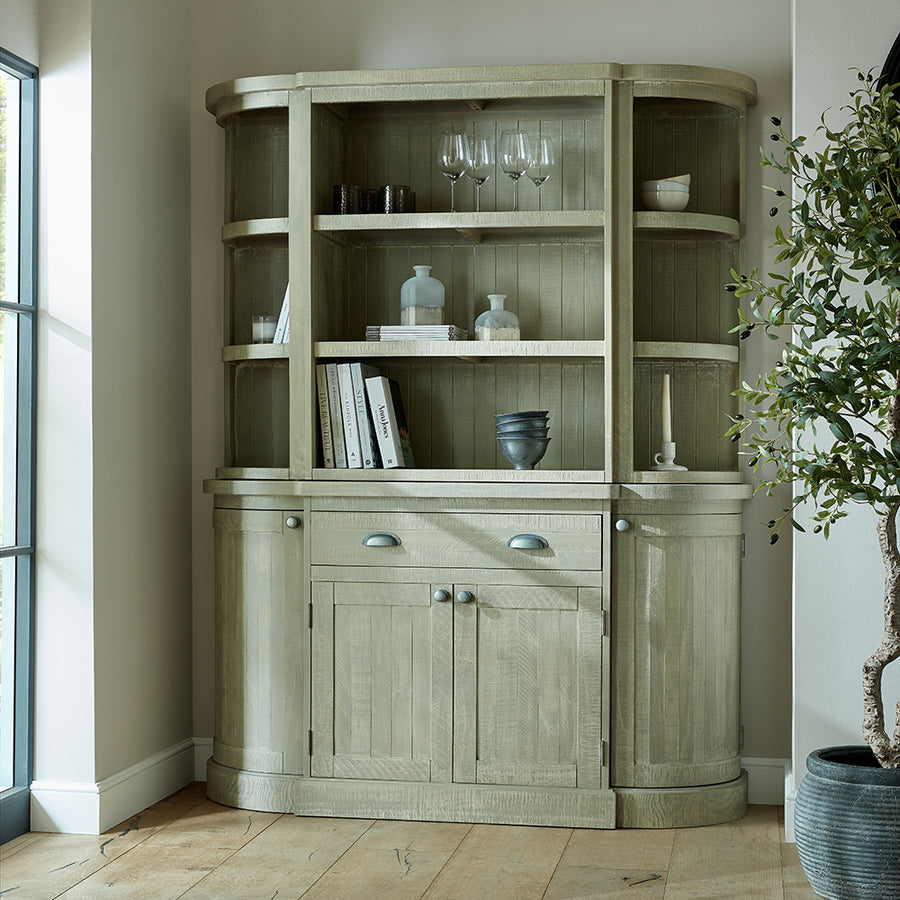 Tömör fenyőfából készült, mosott szürke színű, pácolt tálalószekrény.