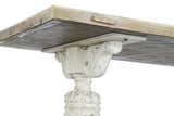 Shabby chic stílusú, díszes lábú étkezőasztal.