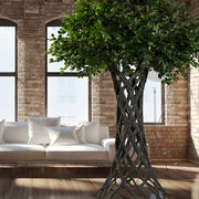 Monumentális 320 cm magas mű fikusz fa kortárs stílusú nappaliban elhelyezve.