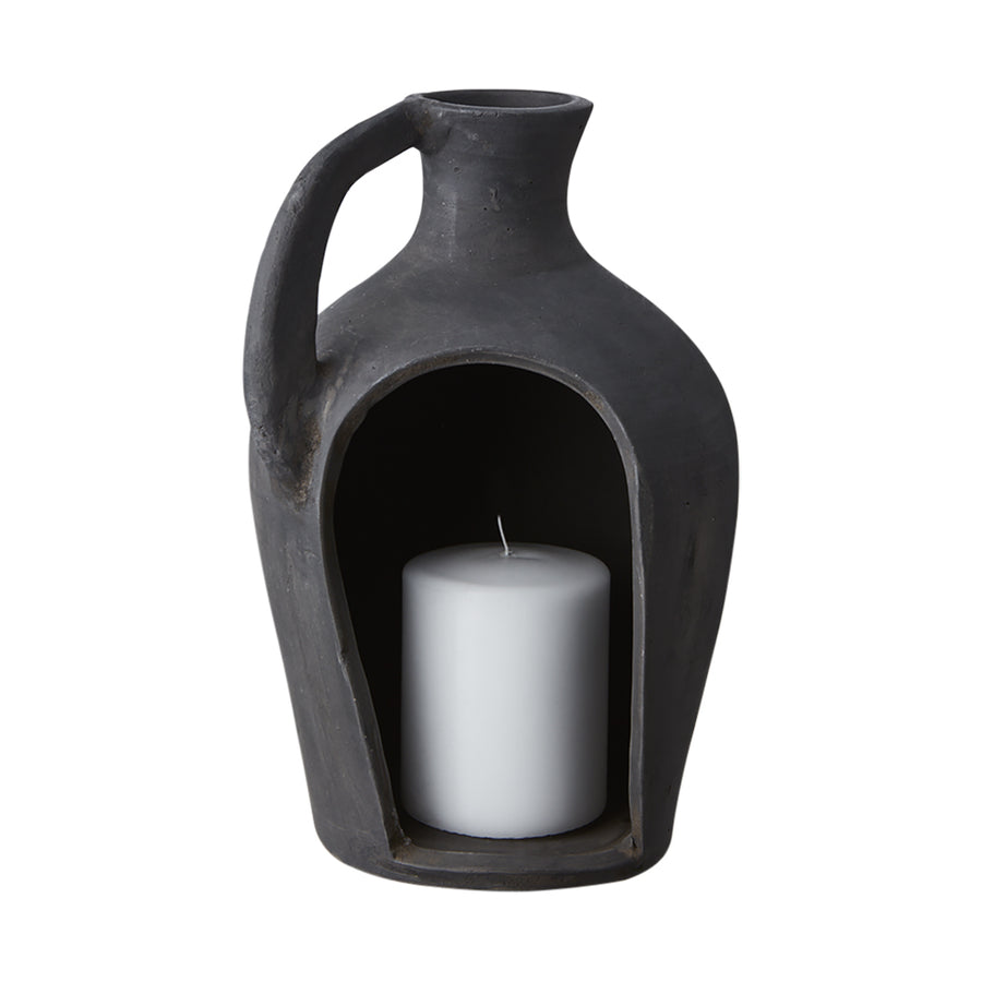 Korsó formájú, kézműves terrakotta lámpás.