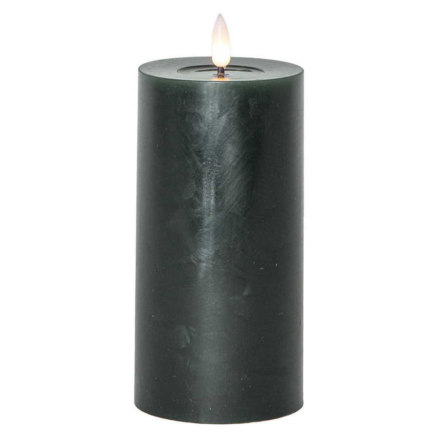 Zöld LED oszlopgyertya valódi viaszból, élethű pislákoló lánggal, fehér háttérrel, webshop termékfotóként.