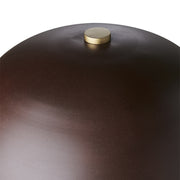 Barna színű, gomba formájú, fém design asztali lámpa.