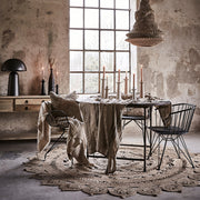 Fekete színű, gomba formájú, fém design asztali lámpa.