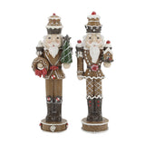 Gingerbread 2 db-os mézeskalács diótörő figura szett barna-fehér színekben, koszorúval, fenyővel és mézeskalácsházzal.