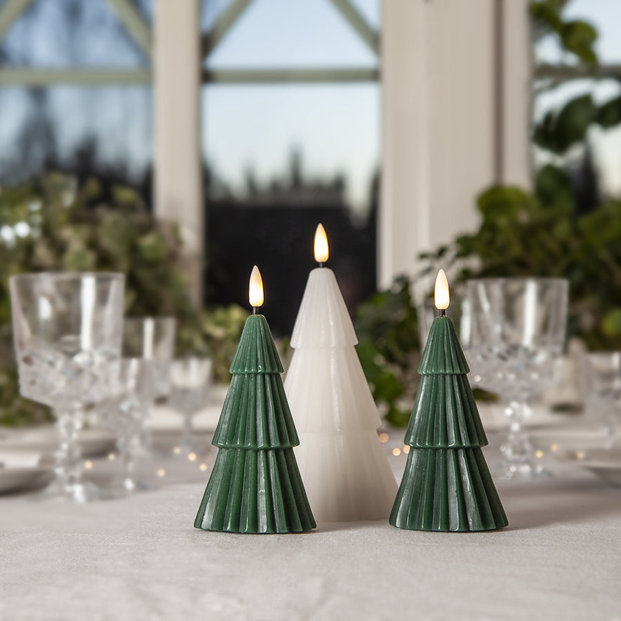 Fenyőfa formájú, karácsonyi LED gyertya.